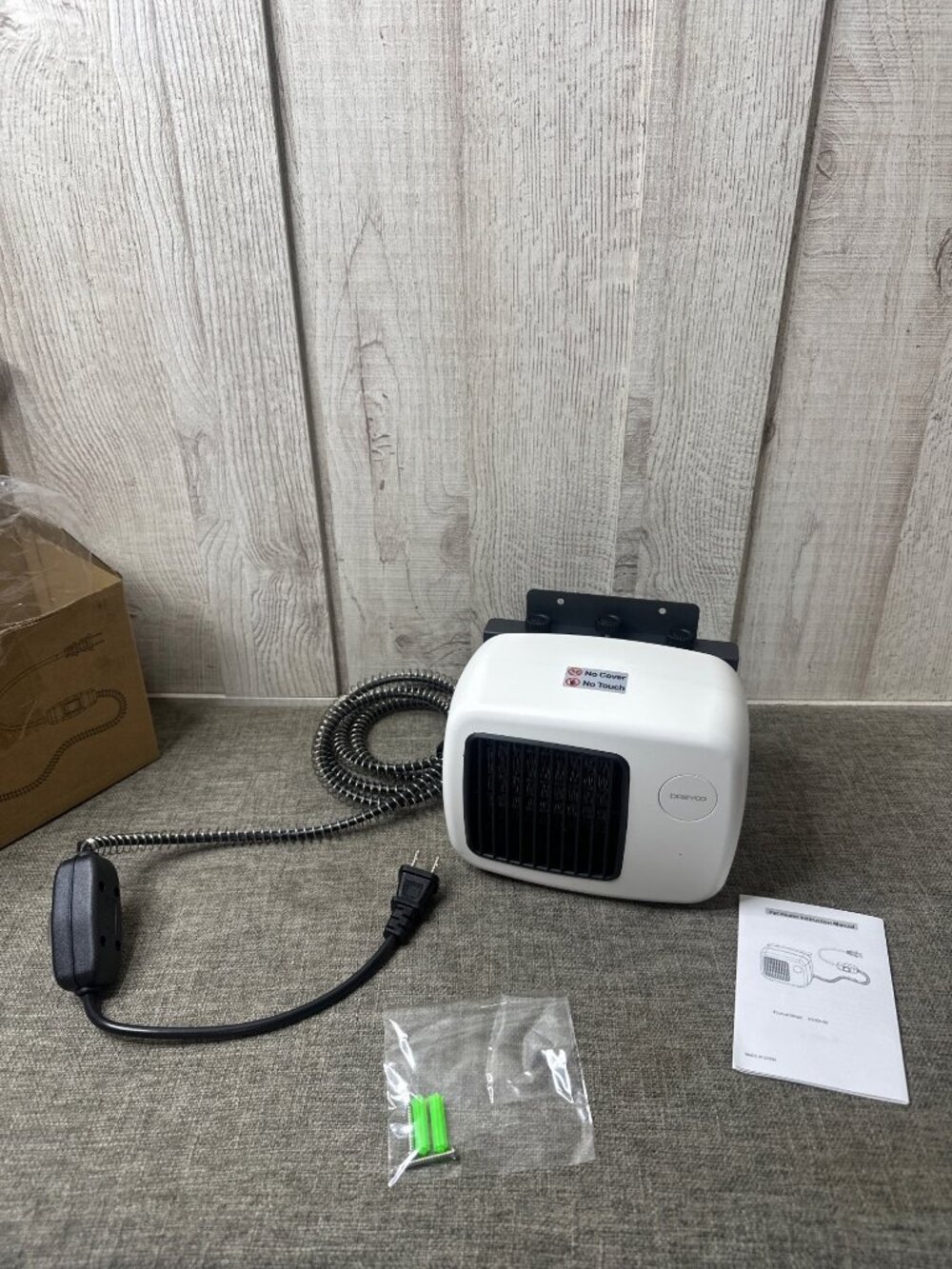 Dreyoo 600W Outdoor Compact Pet House Heater Adj Thermostat & Mounting Kit